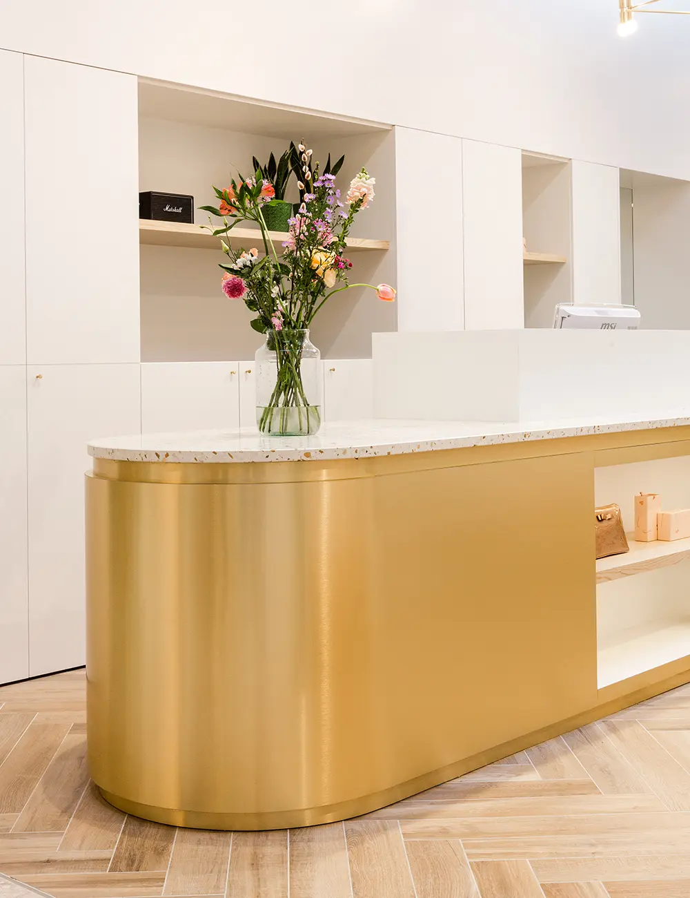 Retail interiors with Abet Laminati Metalli HPL 874